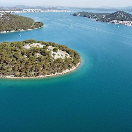 Solis Apartment Tisno Bagian luar foto