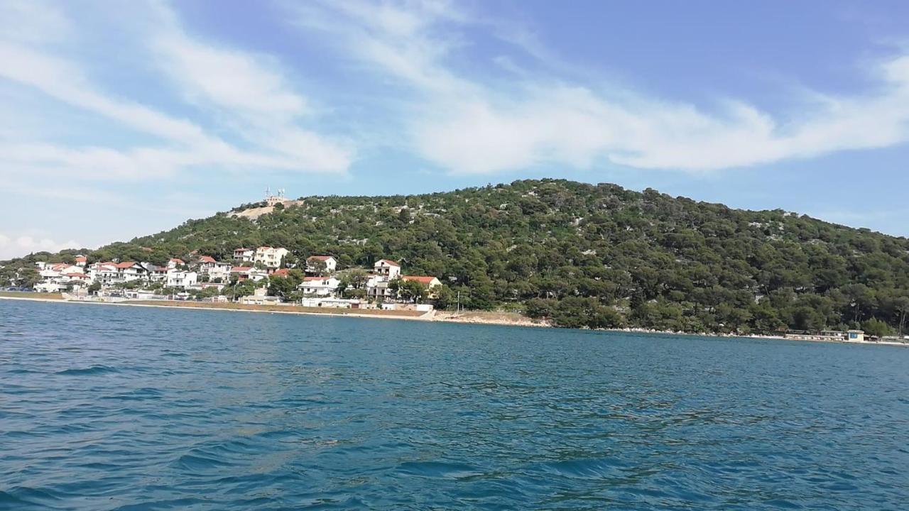 Solis Apartment Tisno Bagian luar foto