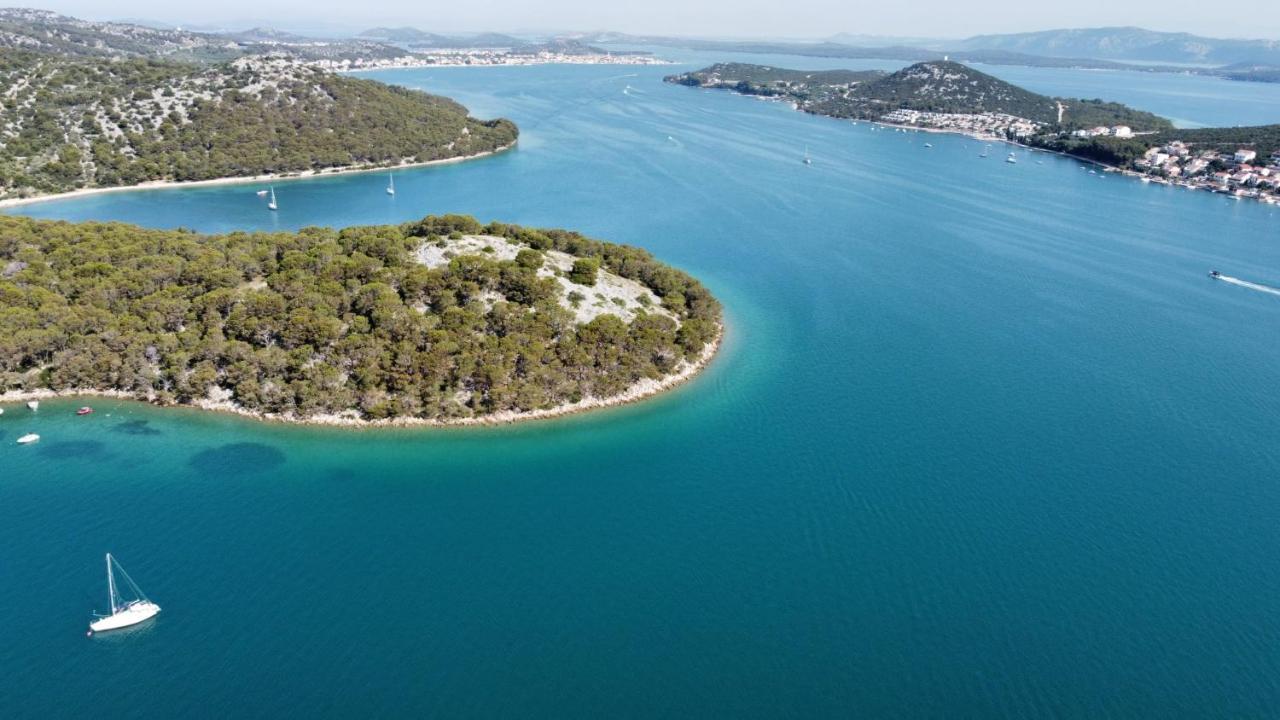 Solis Apartment Tisno Bagian luar foto