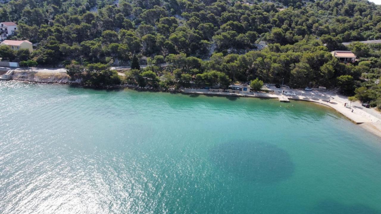 Solis Apartment Tisno Bagian luar foto